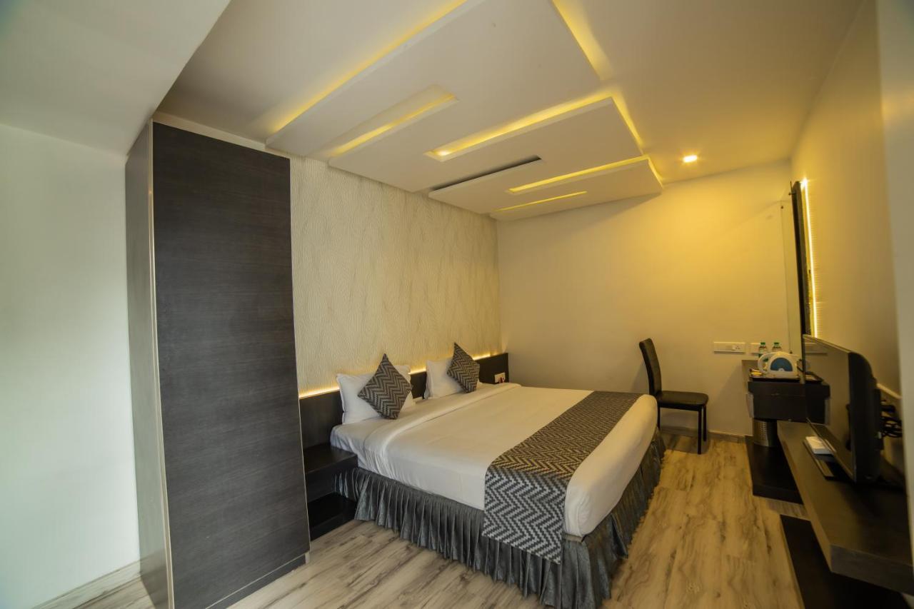 Hotel Poppys Tower Coimbatore Esterno foto