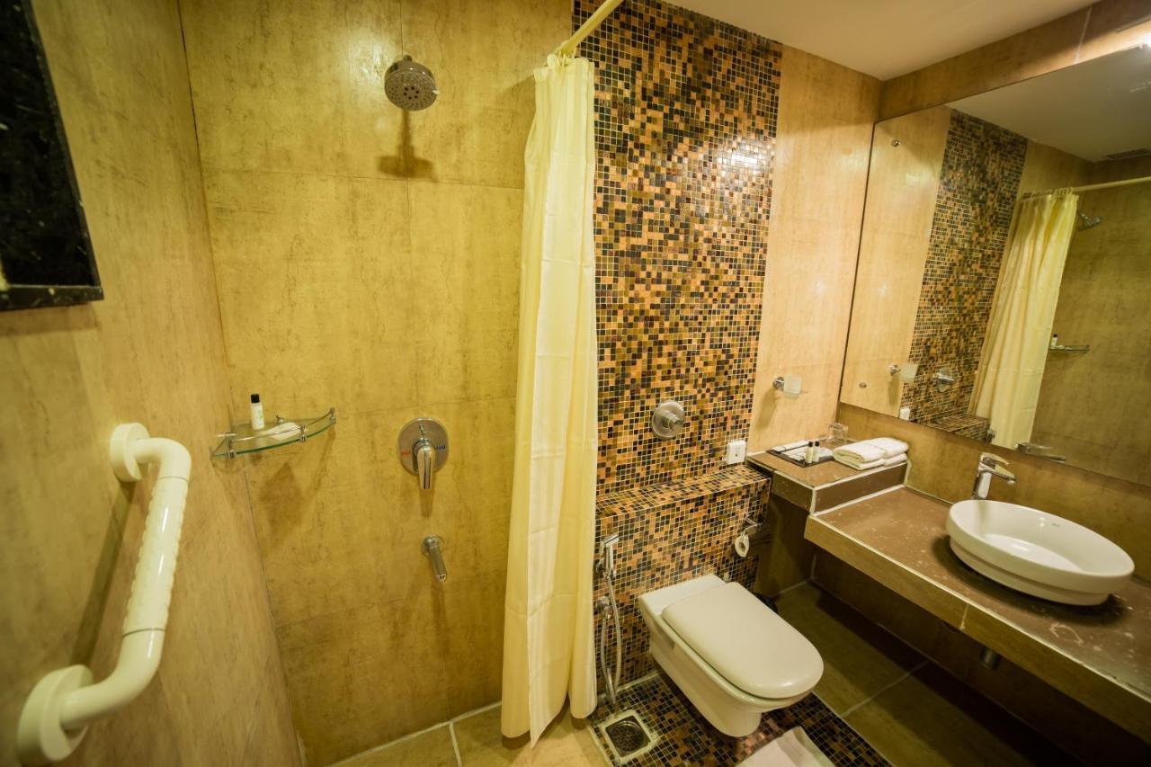Hotel Poppys Tower Coimbatore Esterno foto
